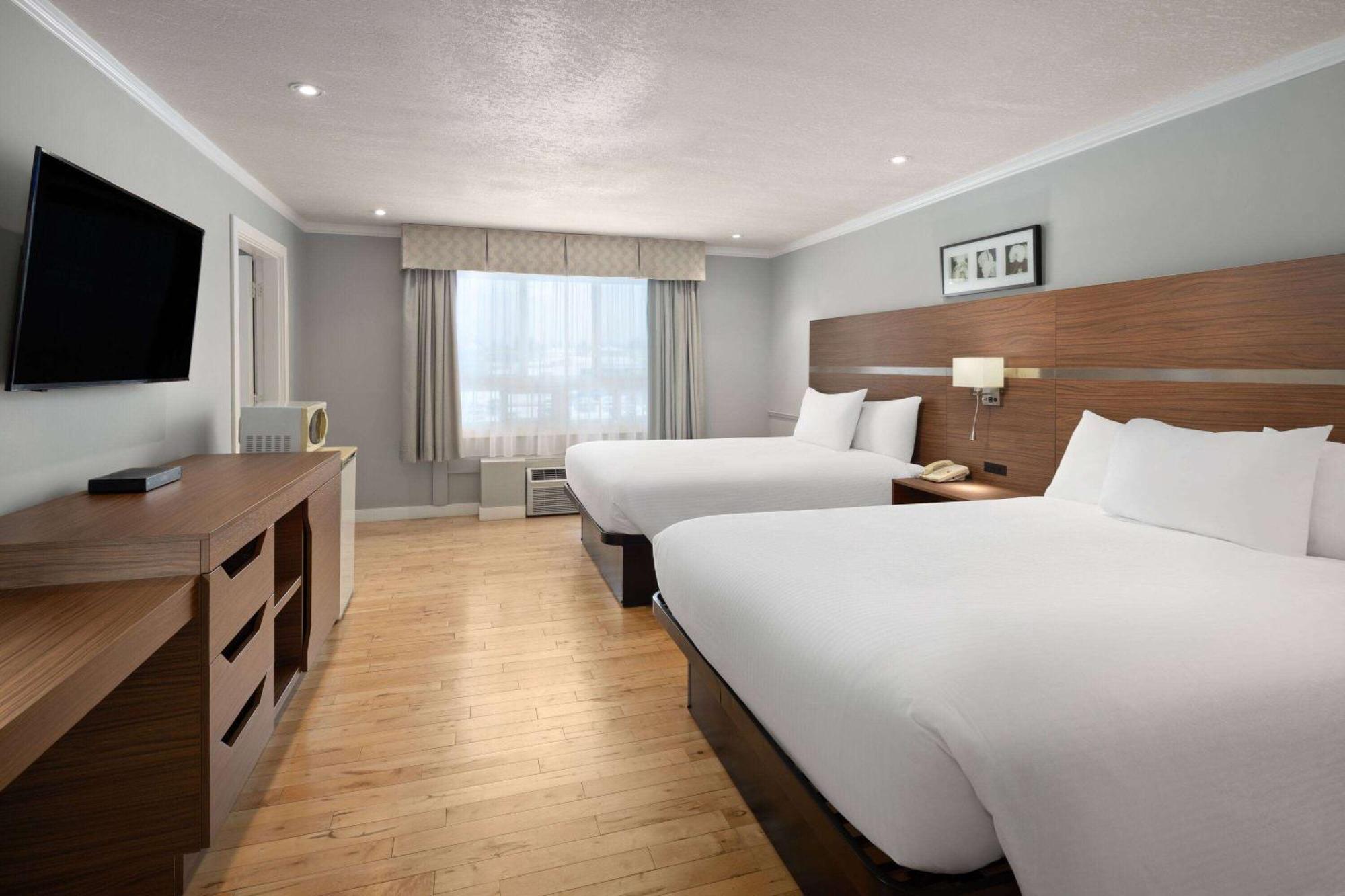 Hotel Baymont By Wyndham Edson Exterior foto